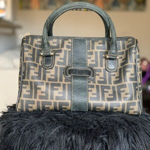 AUTHENTIC FENDI HANDBAG 👜